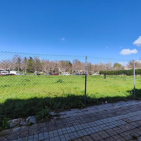 Centro Aeropuerto Wizink Feria Bernabeu Apartment Мадрид Екстериор снимка