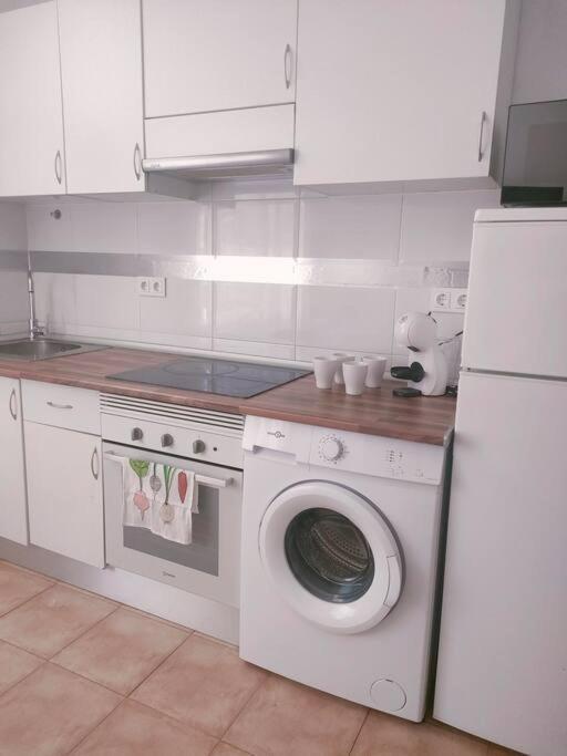 Centro Aeropuerto Wizink Feria Bernabeu Apartment Мадрид Екстериор снимка